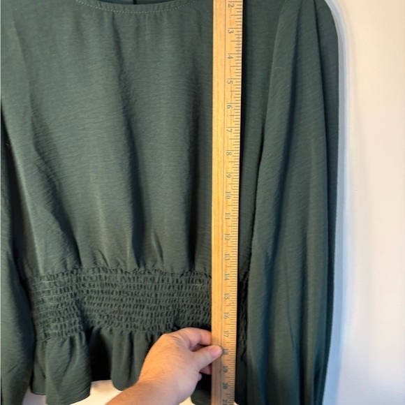 She + Sky Dark Green Women’s Peplum Blouse Size Small - Picture 4 of 9